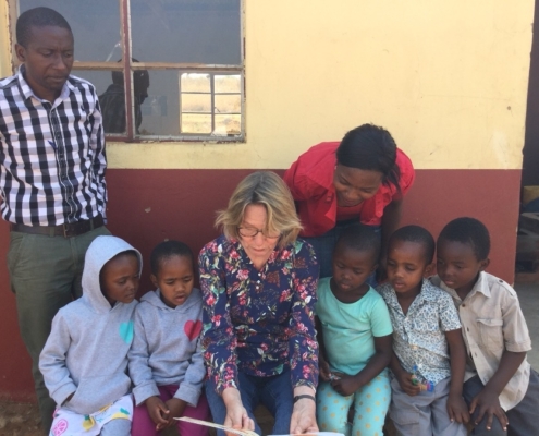 Vorlesen-am-Neighbourhood-Carepoint-Kamlalahlathi